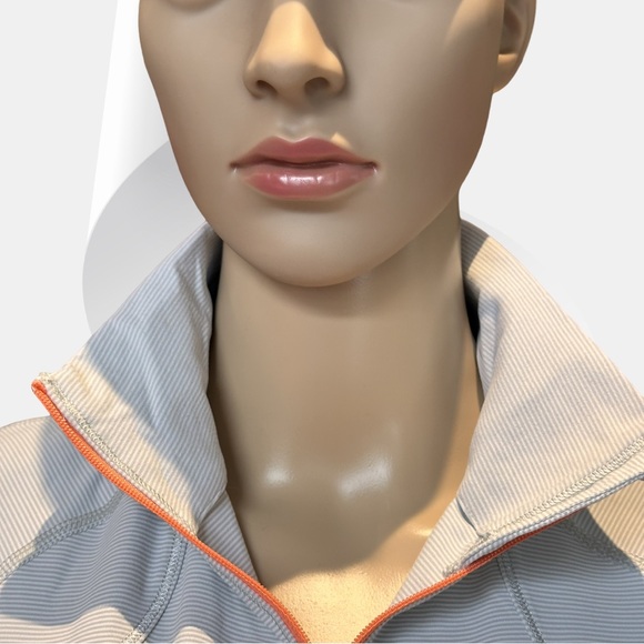 Lululemon Women’s gray Running Jacket size 6 - Picture 4 of 6